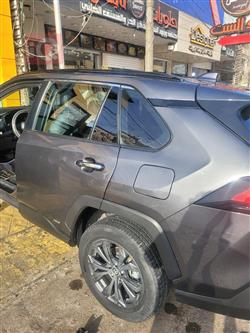 تۆیۆتا ڕاڤ 4